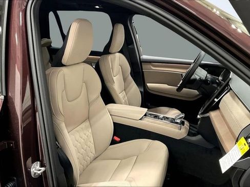 New 2026 Volvo XC90 B5 Core image 12