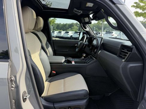 Used 2024 Lexus GX 550 AWD/4WD image 14