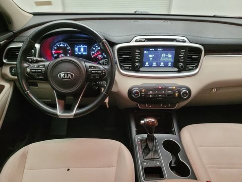 Used 2018 Kia Sorento FWD image 22