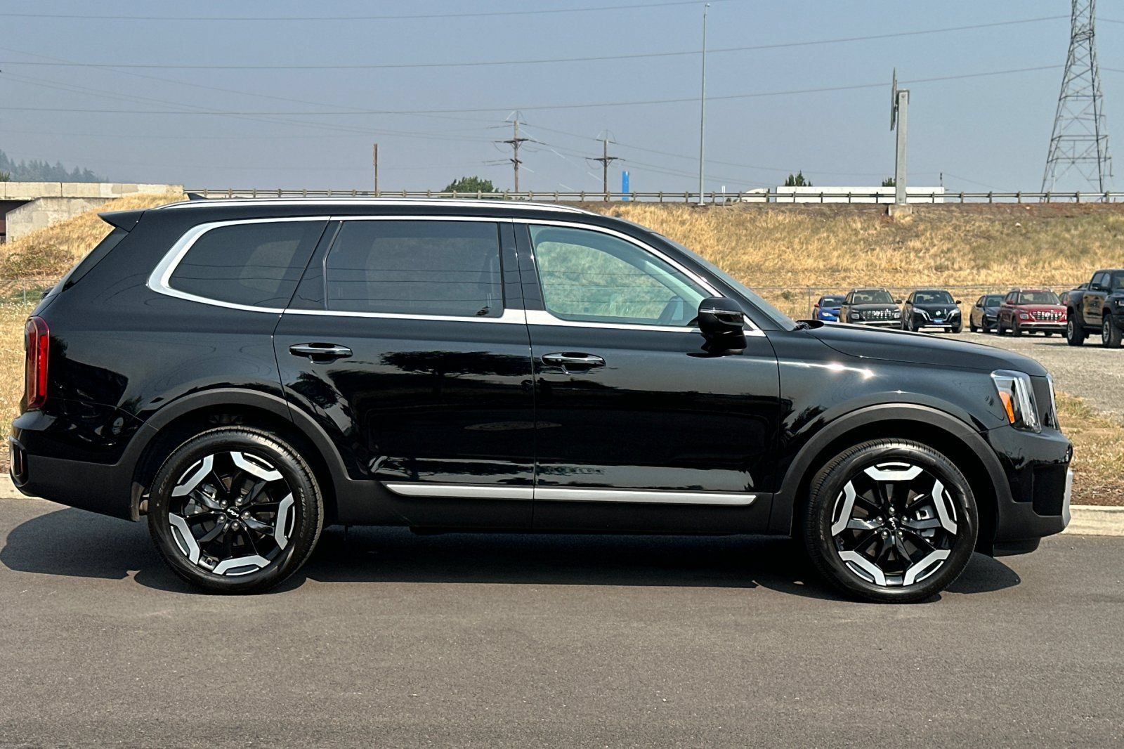Used 2024 Kia Telluride S w/ S Sunroof Package AWD/4WD image 2