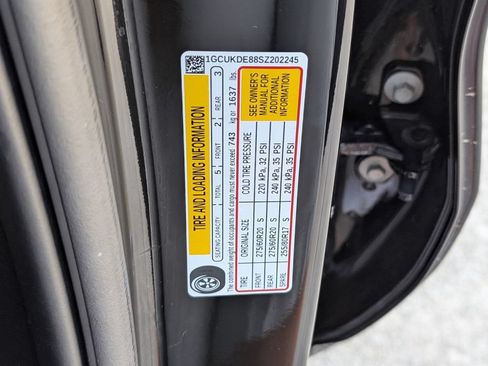 Certified 2025 Chevrolet Silverado 1500 LT AWD/4WD image 34