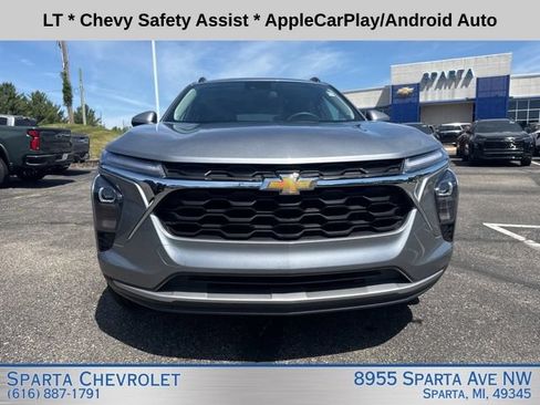 Used 2024 Chevrolet Trax LT FWD image 8