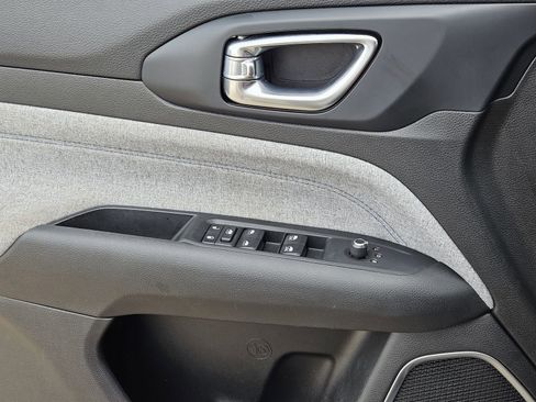 Used 2022 Jeep Compass Latitude image 30