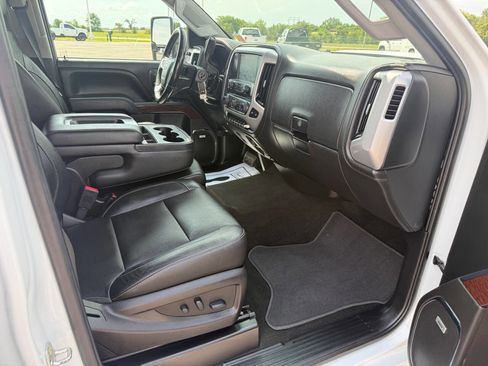 Used 2019 GMC Sierra 3500 SLT w/ Duramax Plus Package AWD/4WD image 37