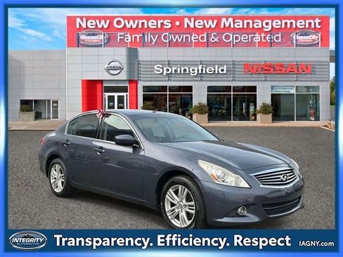 Used 2011 INFINITI G37 x image 1