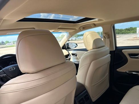 Used 2017 Toyota Avalon Touring FWD image 15