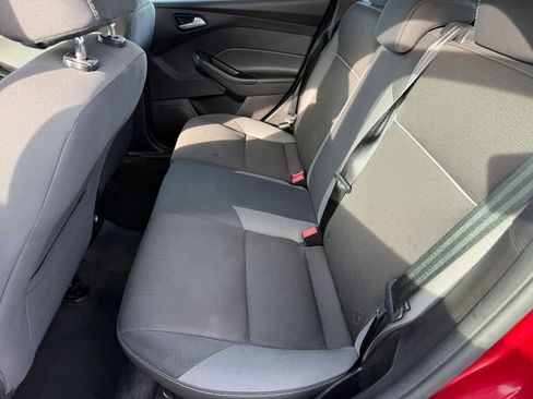 Used 2014 Ford Focus SE image 9