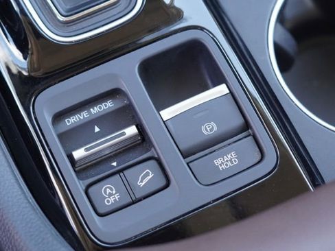 Used 2024 Honda Pilot Elite image 35