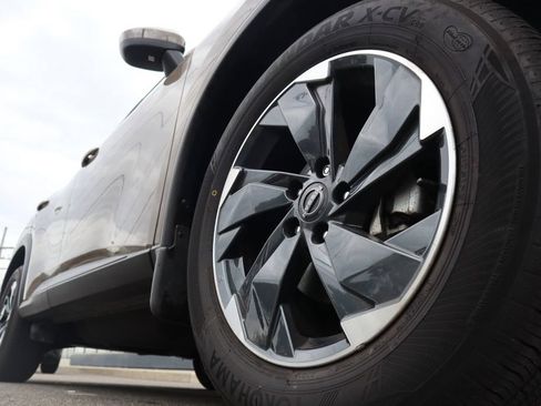 Certified 2025 Nissan Rogue SV AWD/4WD image 10
