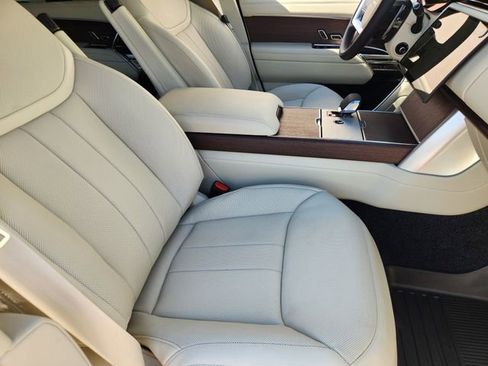 New 2026 Land Rover Range Rover Long Wheelbase SE AWD/4WD image 10