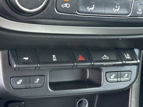 Used 2018 Chevrolet Colorado LT w/ LT Convenience Package RWD image 36