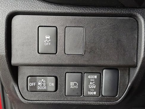 Used 2023 Toyota Tacoma TRD Sport AWD/4WD image 29