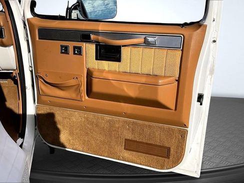 Used 1990 Chevrolet Blazer 4WD image 23