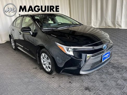 Used 2024 Toyota Corolla LE AWD/4WD image 32