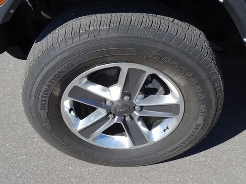 Used 2021 Jeep Wrangler Unlimited Sahara image 18