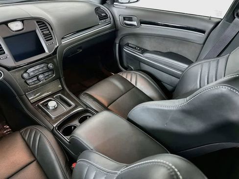 Used 2023 Chrysler 300 C RWD image 11
