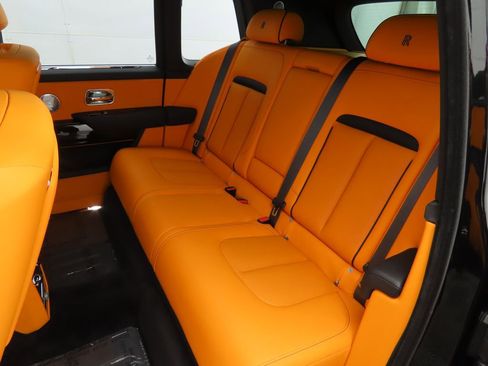 Certified 2023 Rolls-Royce Cullinan w/ Cullinan Package image 21