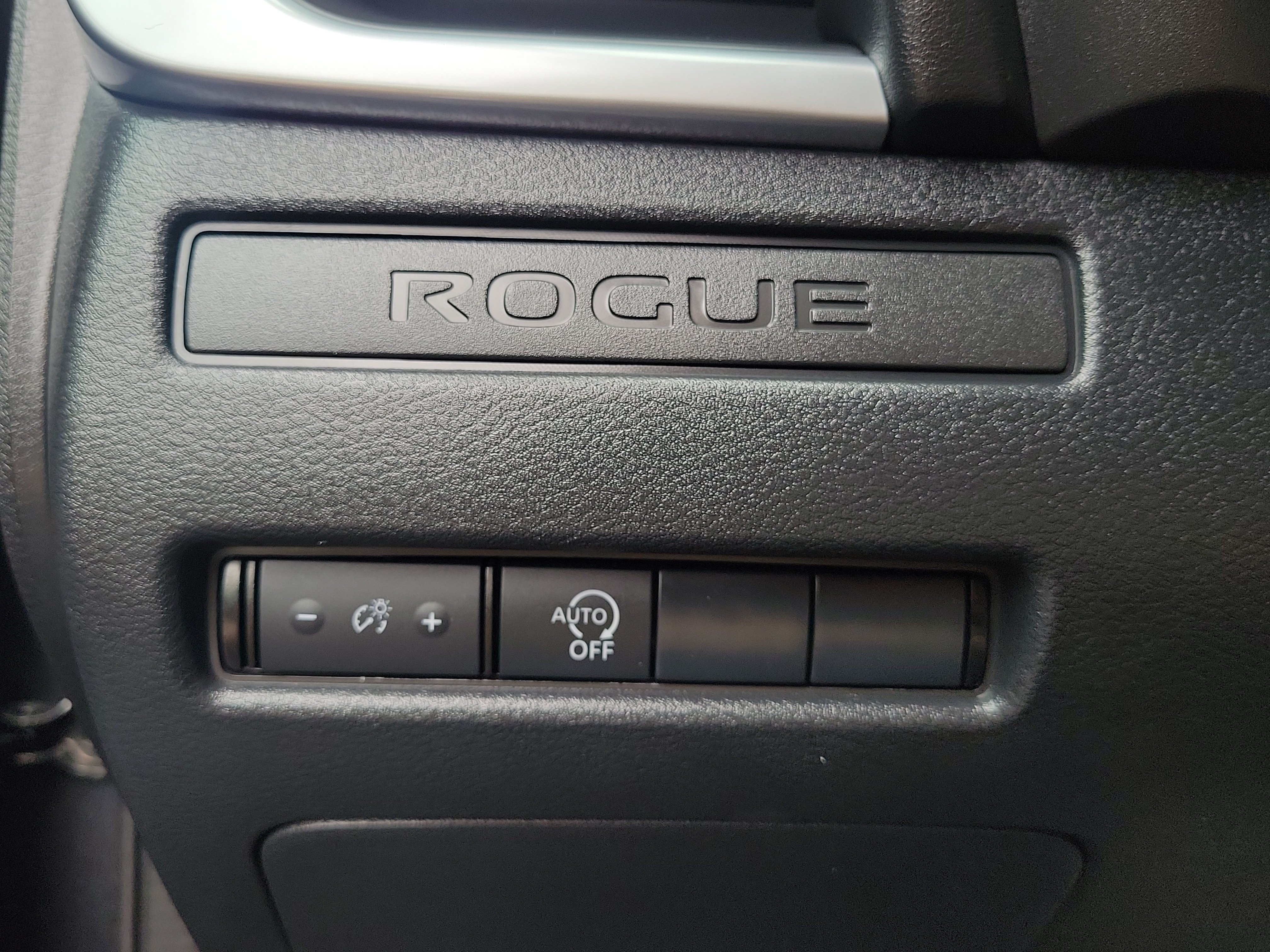 Certified 2025 Nissan Rogue S FWD image 28