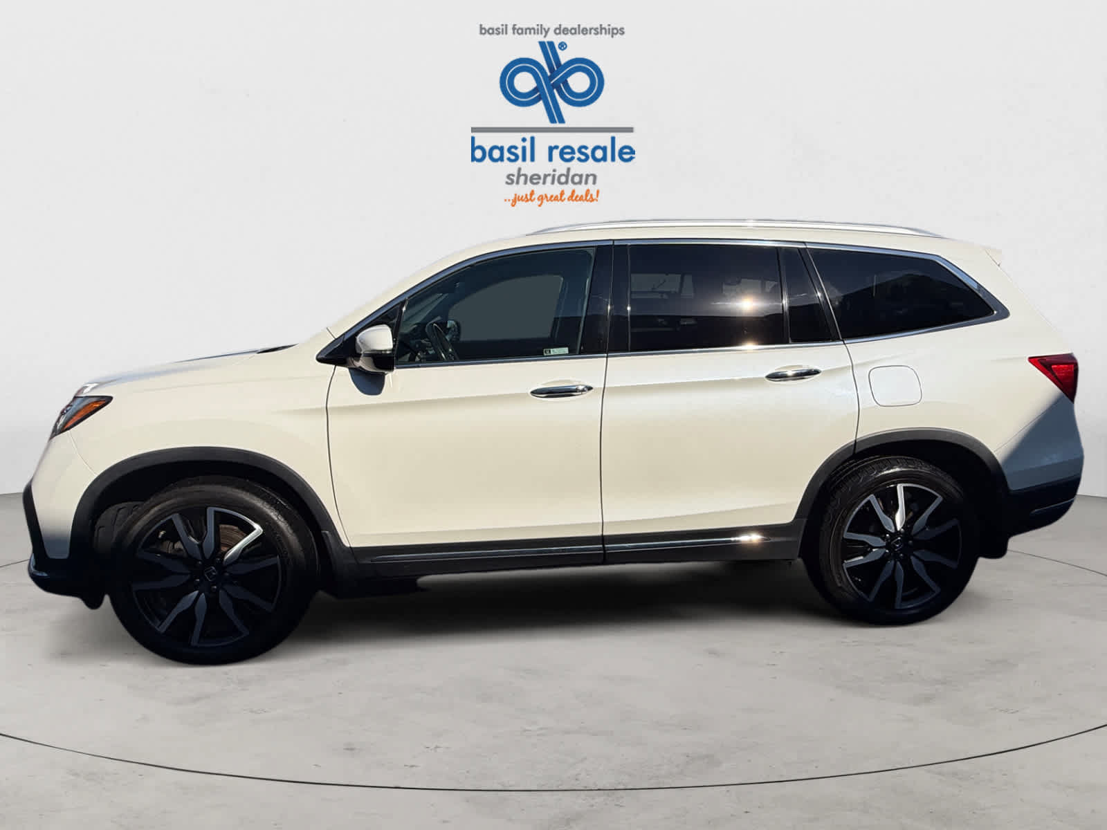 Used 2019 Honda Pilot Touring image 3
