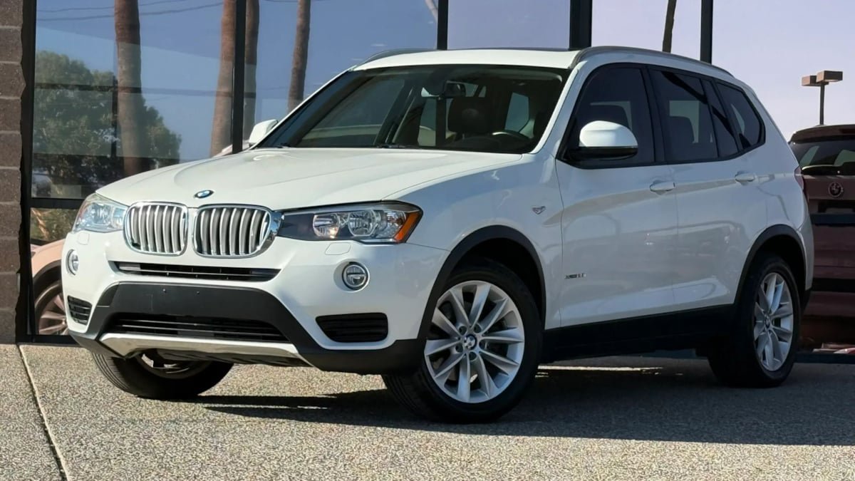 Used 2017 BMW X3 xDrive28i AWD/4WD image 2