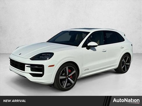 Used 2025 Porsche Cayenne GTS image 1