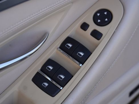 Used 2014 BMW 528i xDrive Sedan image 16