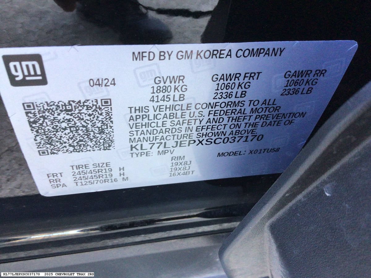 Used 2025 Chevrolet Trax RS w/ Sunroof Package FWD image 16
