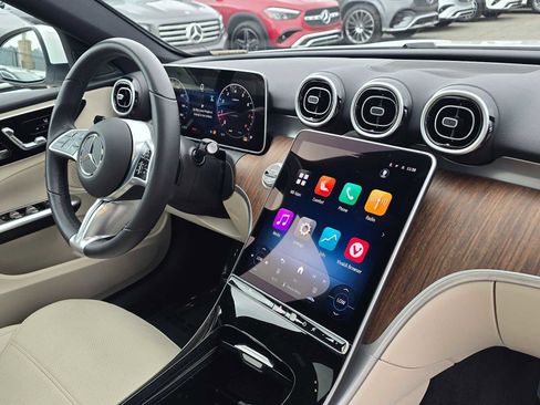 Used 2025 Mercedes-Benz C 300 Sedan image 9