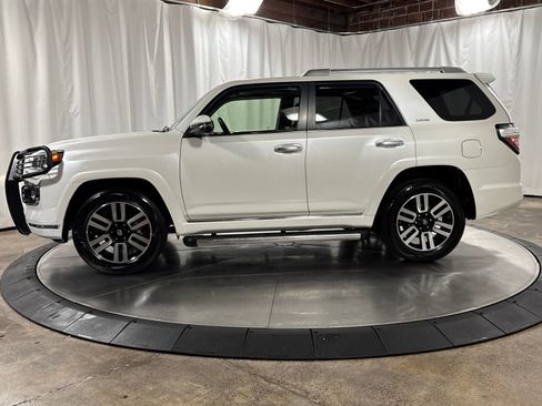 Used 2018 Toyota 4Runner Limited AWD/4WD image 8