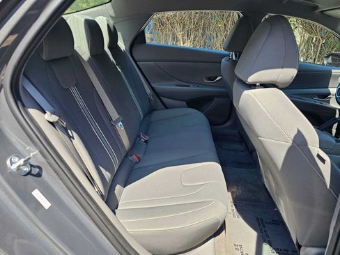 Used 2023 Hyundai Elantra SEL FWD image 12