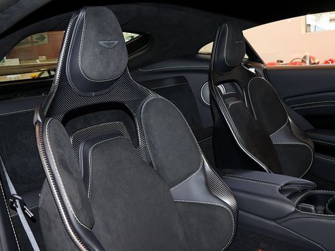 Used 2023 Aston Martin V12 Vantage RWD image 22