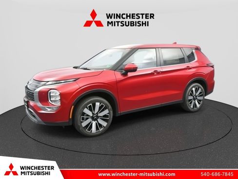 New 2025 Mitsubishi Outlander SE image 1