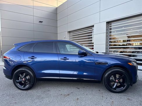 Used 2022 Jaguar F-PACE S image 7