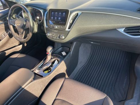 Used 2024 Chevrolet Malibu RS FWD image 29