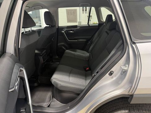 Used 2025 Toyota RAV4 XLE AWD/4WD image 17
