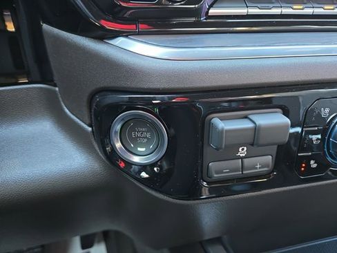 New 2026 GMC Sierra 1500 SLT w/ SLT Convenience Package image 21