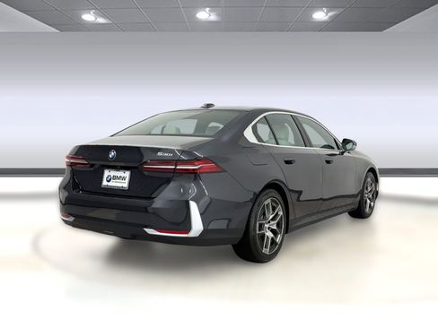 New 2026 BMW 530i RWD image 9