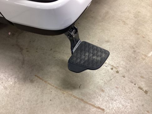 New 2026 RAM 1500 4x4 Crew Cab image 4