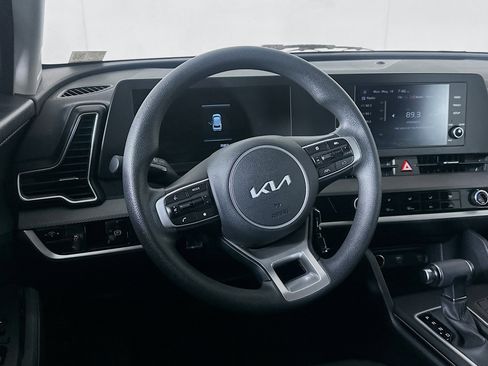 Used 2025 Kia Sportage LX FWD image 18
