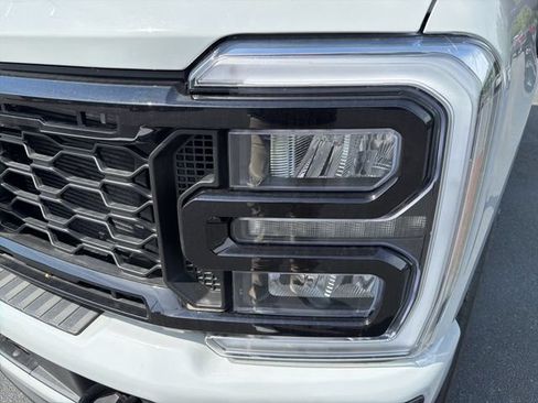 New 2026 Ford F250 Lariat w/ Black Appearance Package AWD/4WD image 22
