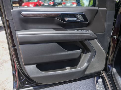 Used 2025 Chevrolet Tahoe Z71 AWD/4WD image 25
