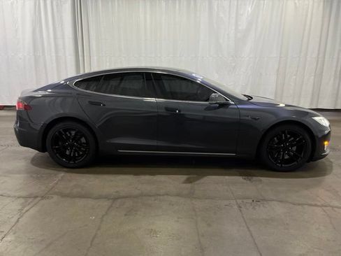 Used 2015 Tesla Model S 70 RWD image 3