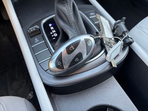 Used 2025 Hyundai Kona SEL image 22