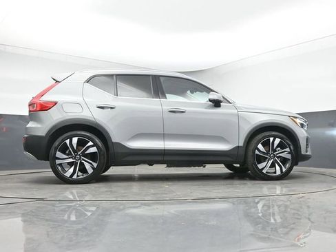 Used 2024 Volvo XC40 B5 Plus w/ Climate Package AWD/4WD image 17
