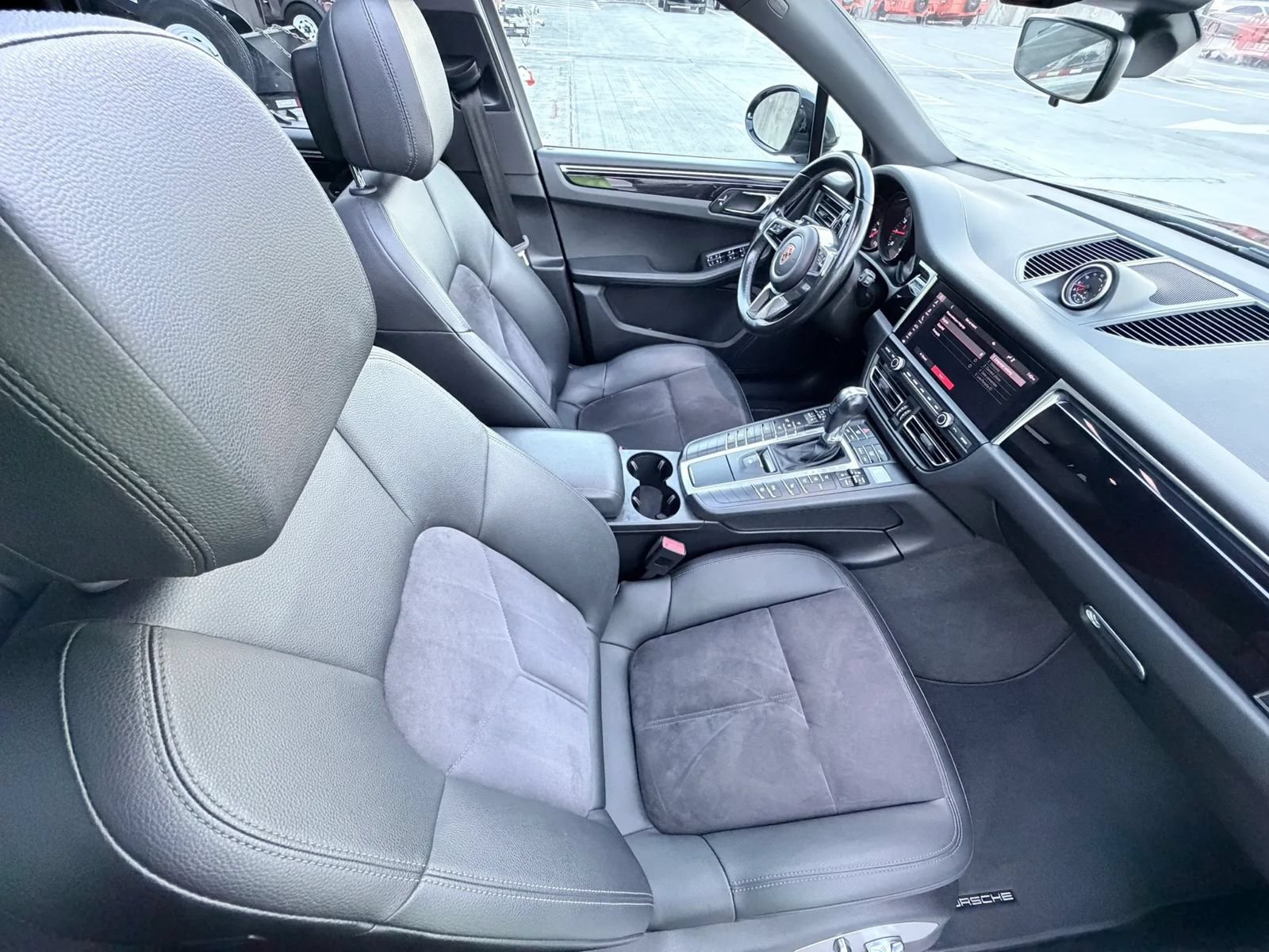 Used 2020 Porsche Macan AWD/4WD image 51