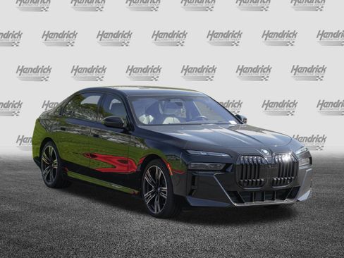 Certified 2023 BMW i7 xDrive60 w/ Executive Package 2 AWD/4WD image 2