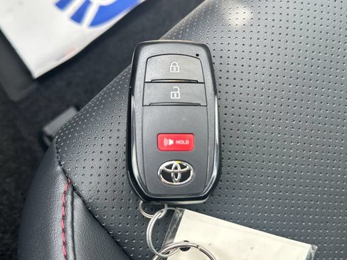 New 2026 Toyota Prius Plug-In Hybrid FWD image 27