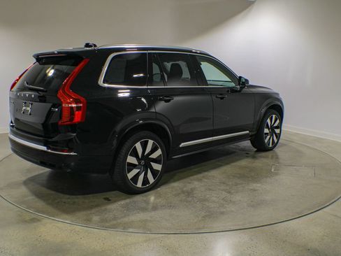 Used 2025 Volvo XC90 T8 Plus w/ Protection Package AWD/4WD image 5