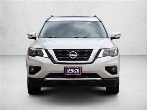 Used 2017 Nissan Pathfinder Platinum w/ Cargo Package AWD/4WD image 2