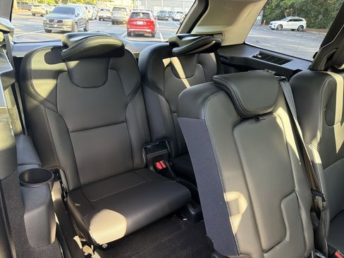 Certified 2025 Volvo XC90 B5 Core AWD/4WD image 33